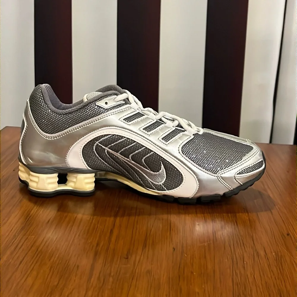 Nike Shox Navina Premium Shoes Sneakers Sparkle New 337775 001 Women’s Size 10